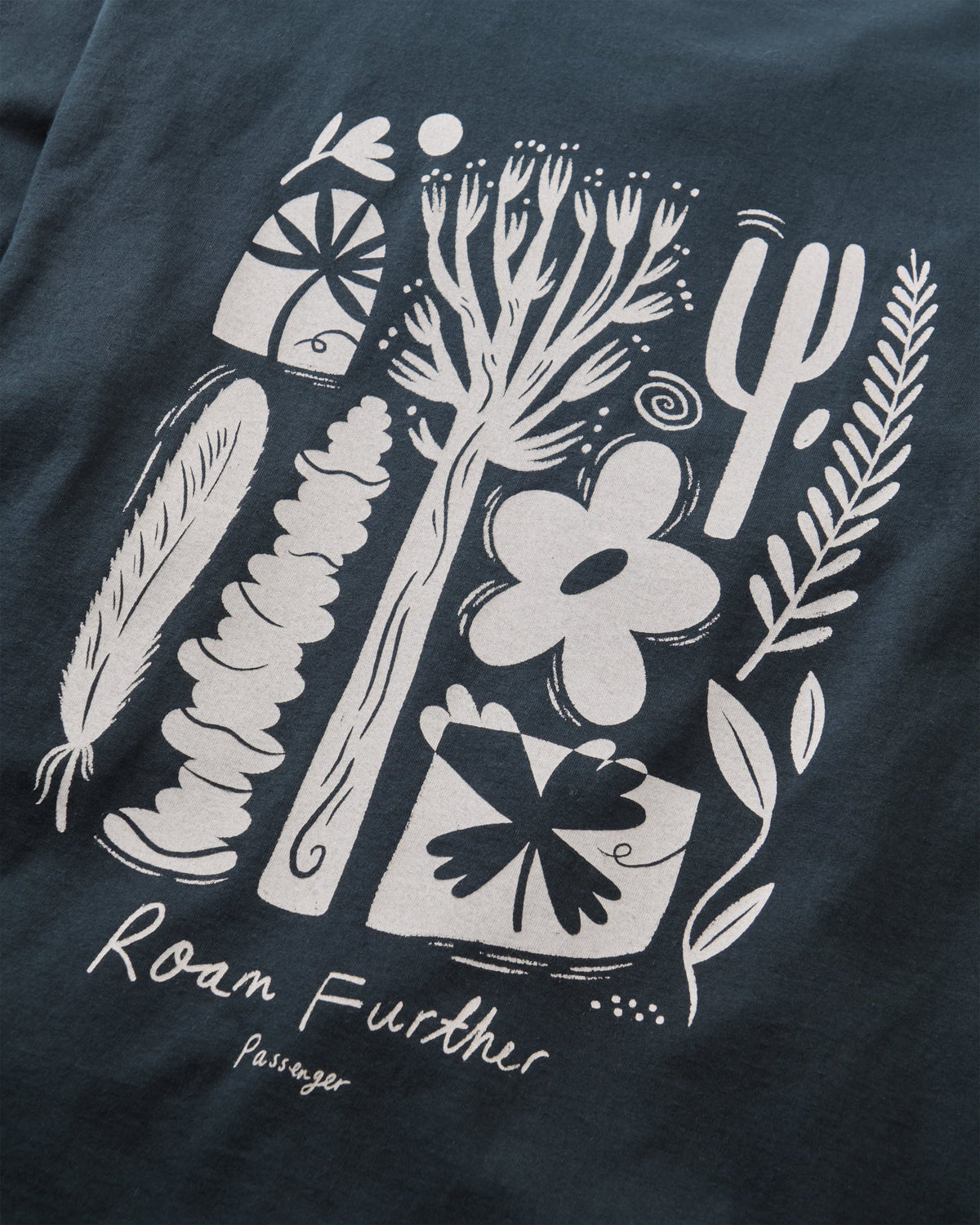 Roam Further Relaxed Fit LS T-shirt - Black - Flatlay