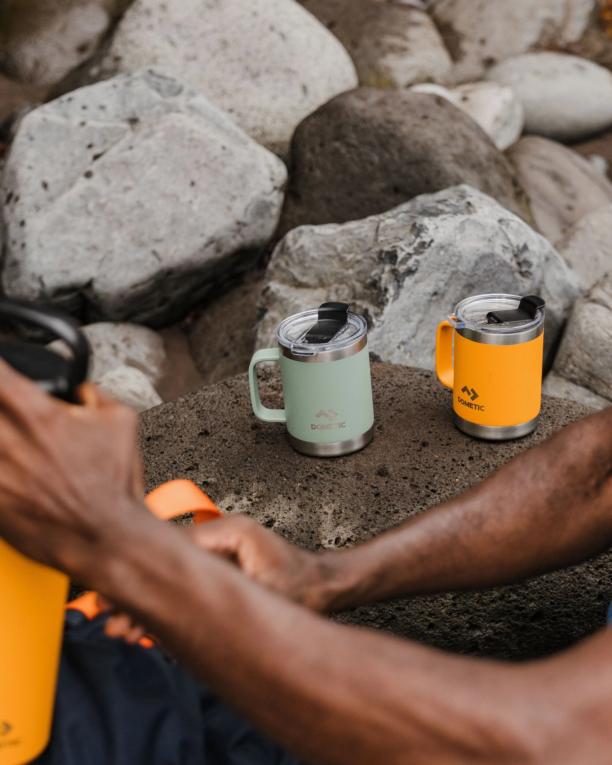 Dometic Thermo Mug 45 - Moss - Lifestyle