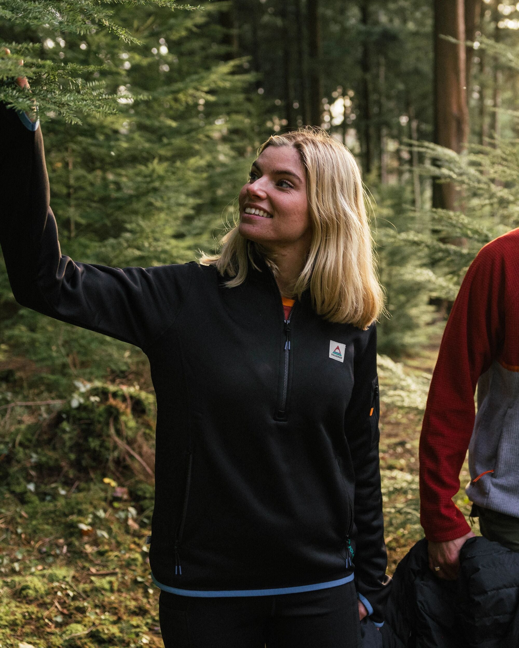 Wintergreen Recycled Polartec® Fleece Pullover - Black - Lifestyle