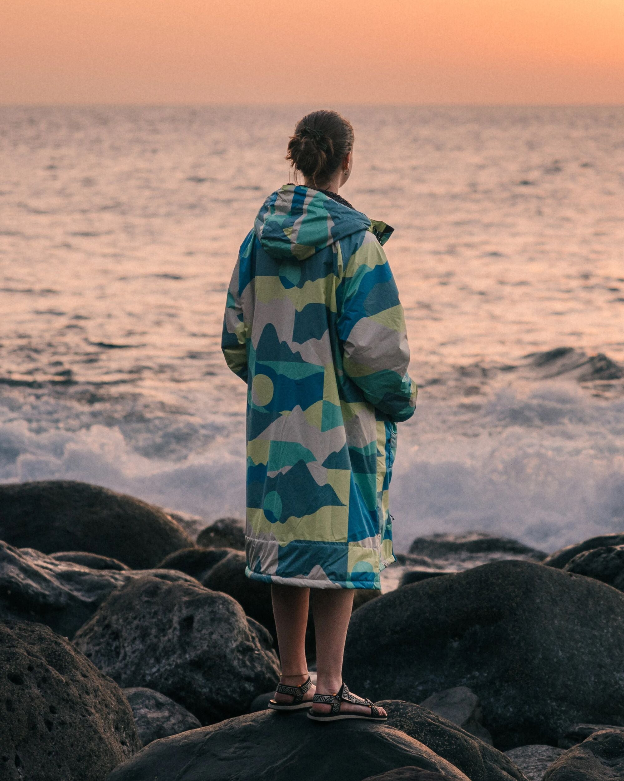 Waves Recycled Sherpa Lined Changing Robe - Vista Patchwork Aqua - Lifestyle - Female