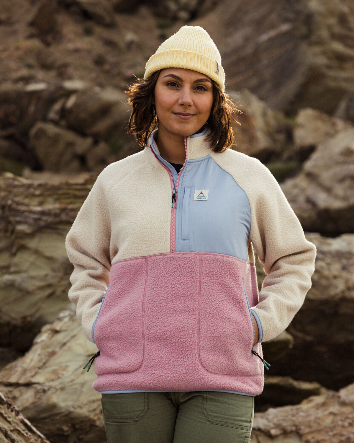 Home Sherpa Fleece - Oatmeal/Pink haze - Lifestyle