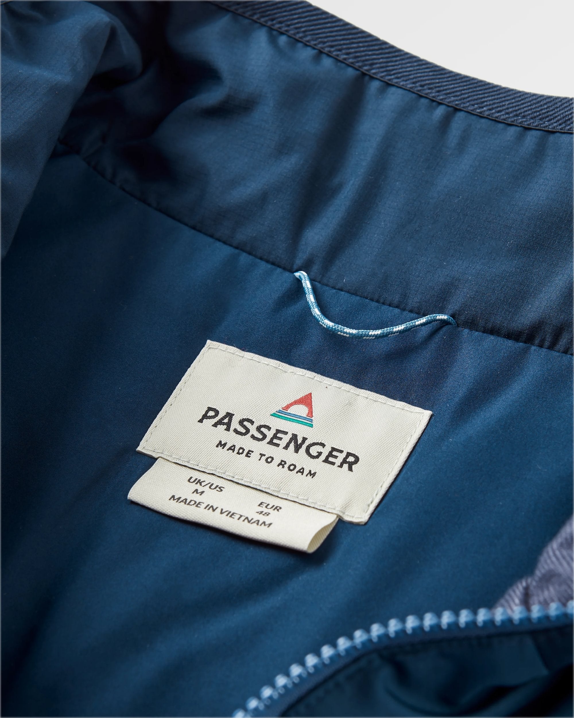 Daybreak Lightweight Recycled Thermore® Insulated Gilet - Rich Navy/Dark Denim/Arctic - Flatlay