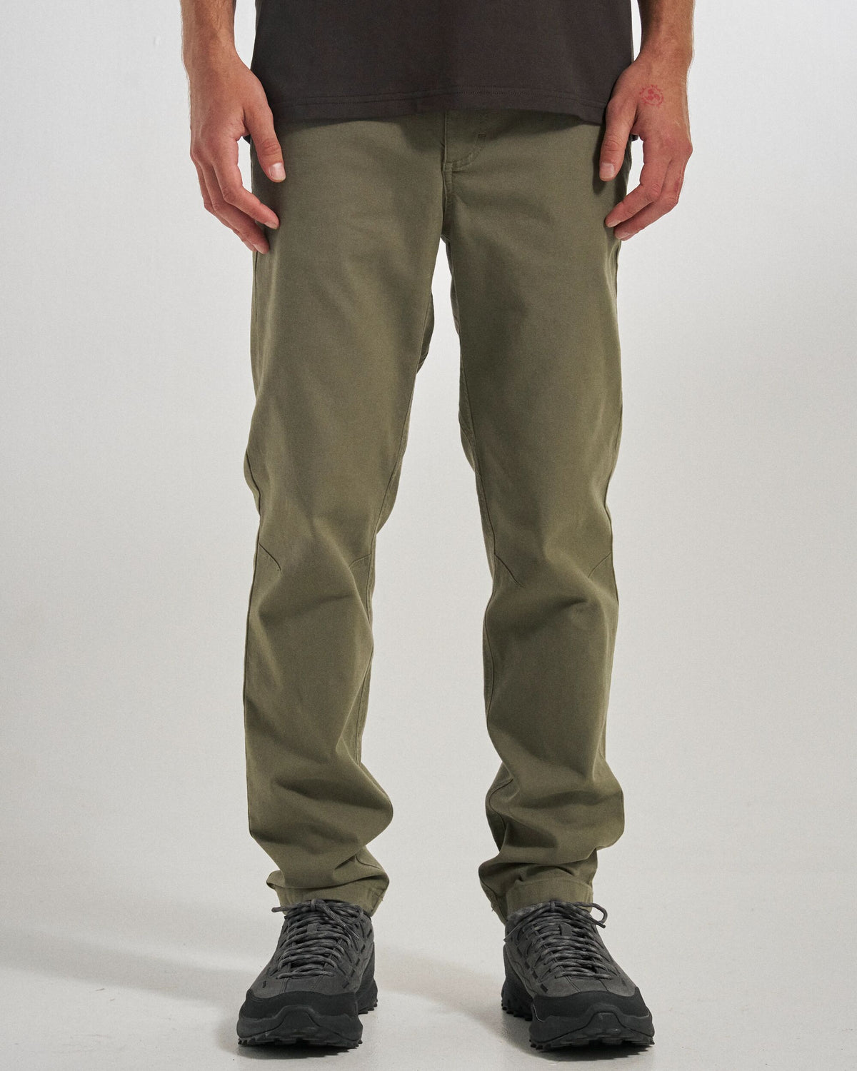 Horizon Regular Fit Trouser - Dusty Olive - Studio Model
