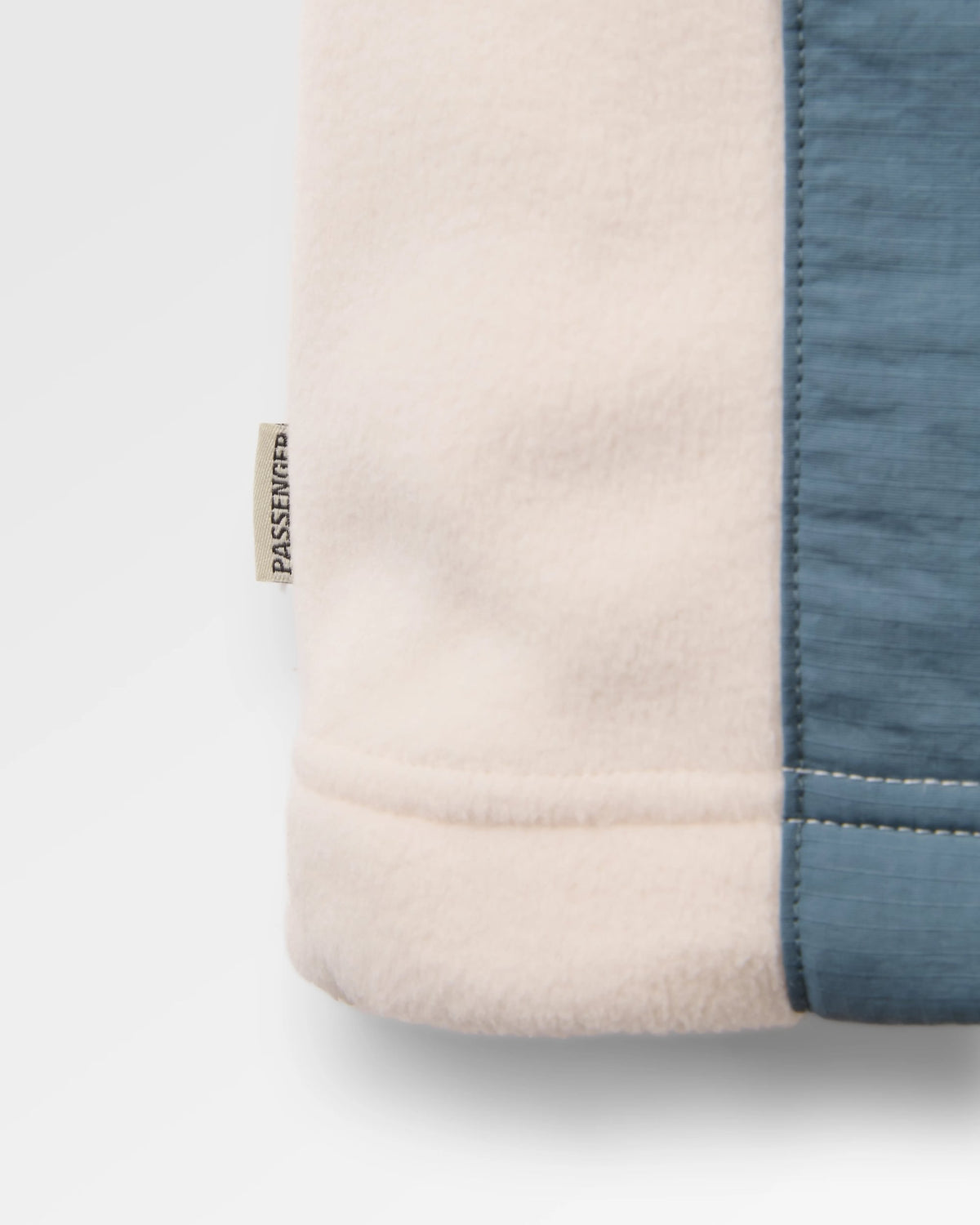 Alexander Hooded Polartec® Fleece
- Stormy Blue/White Sand - Flatlay