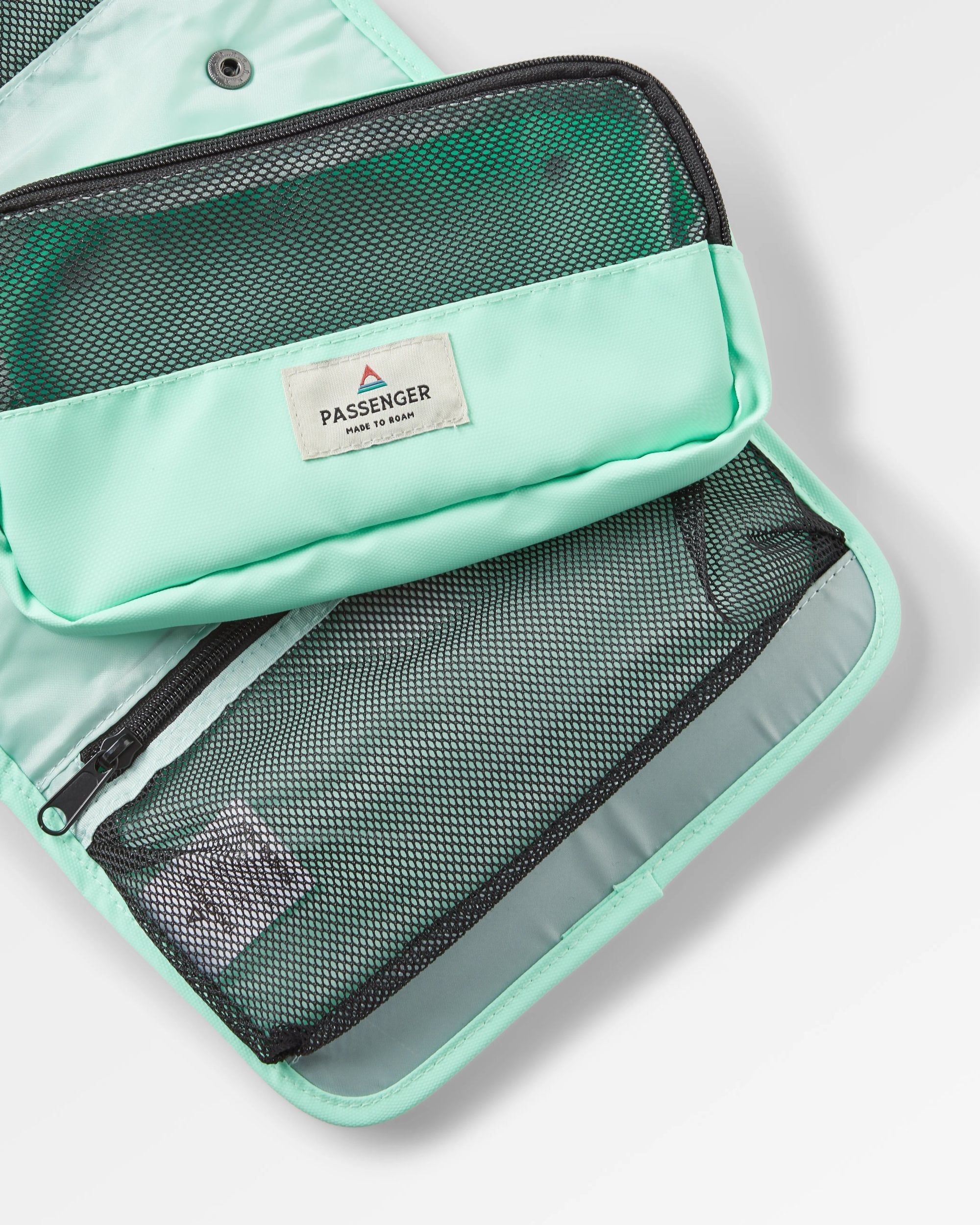 Drop Recycled Wash Kit - Aqua - Flatlay