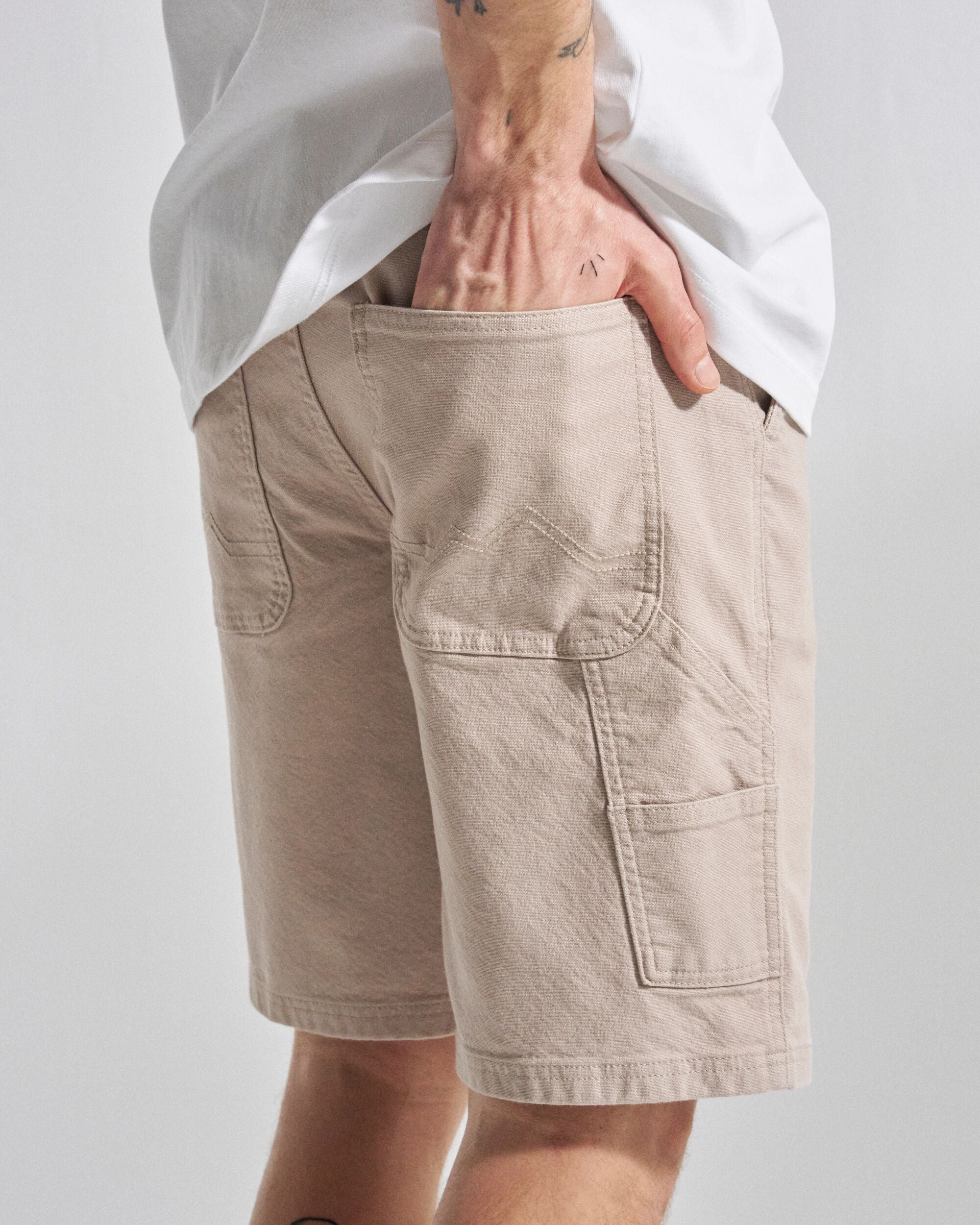 Vantage Organic Cotton Canvas Short - Simply Taupe - Studio Model