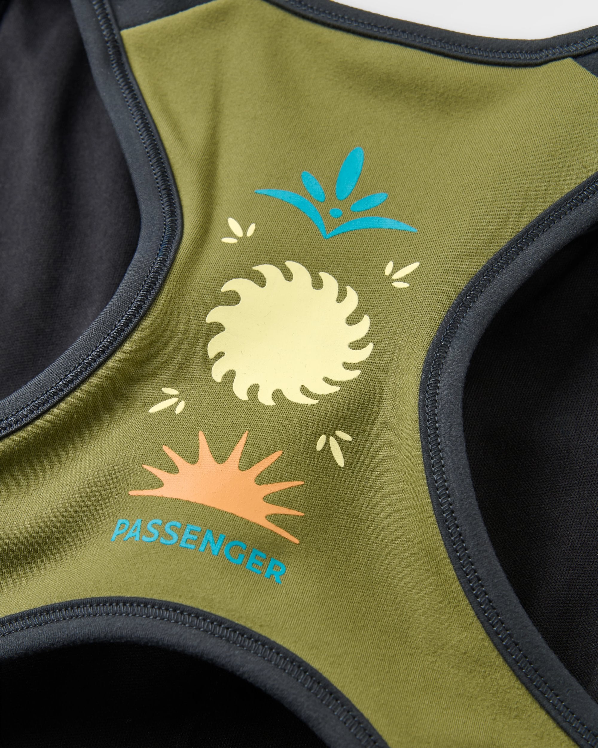 Solscape Active Vest  - Black/Clover - Flatlay