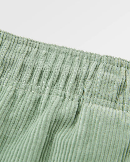 Drifter Cord Short - Pistachio - Flatlay