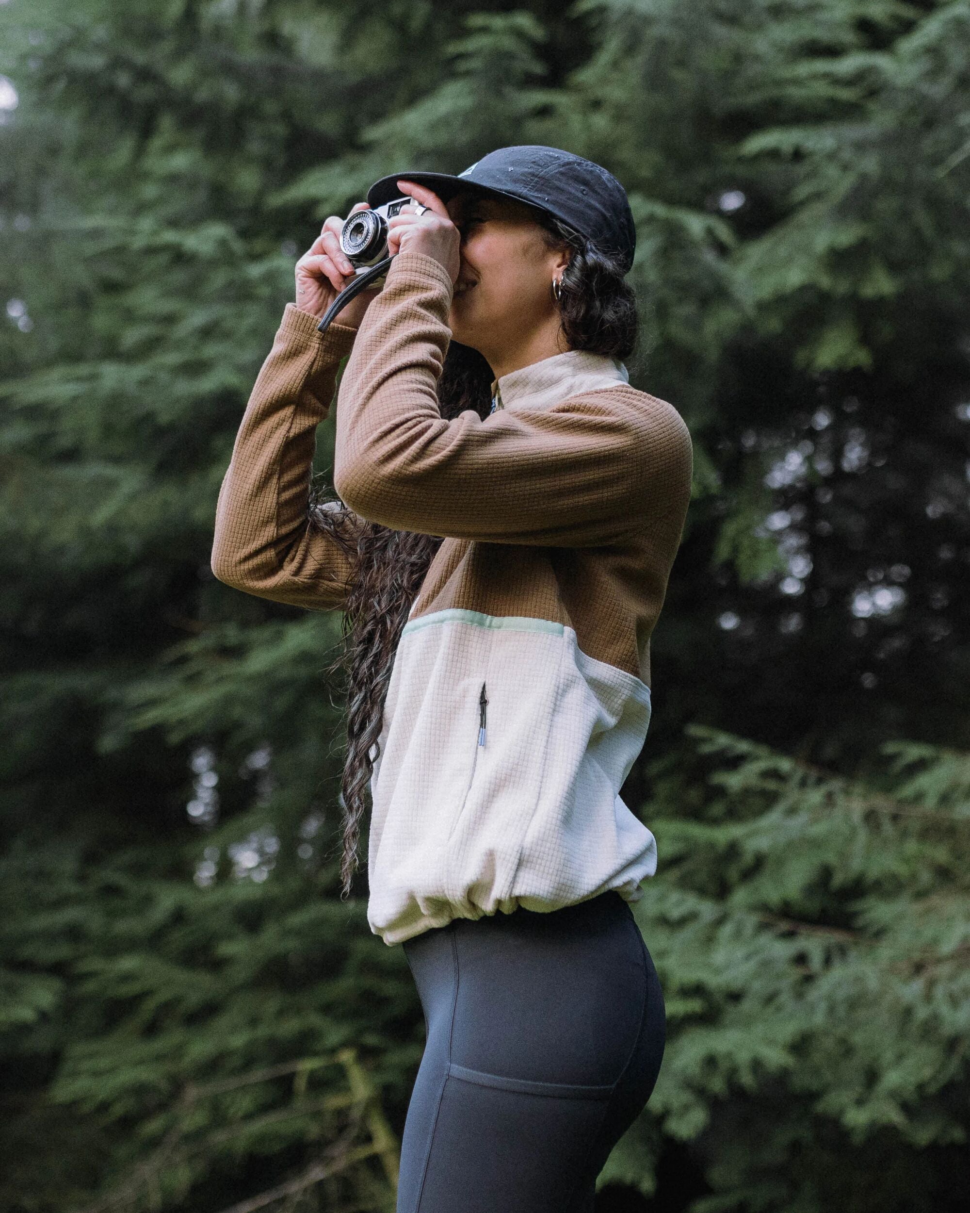 Off Trail Grid Polar Fleece - Caramel/Birch - Lifestyle