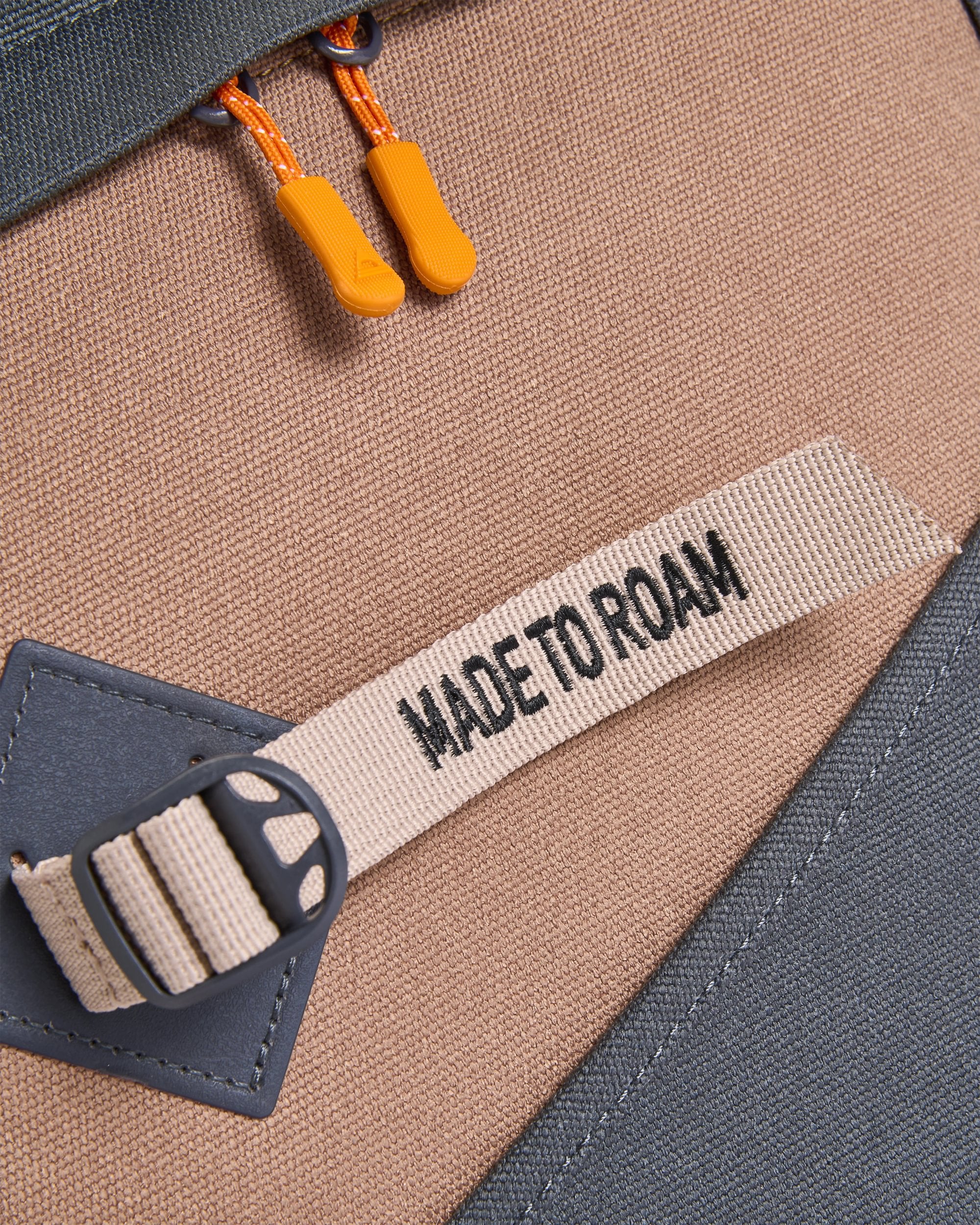 Vantage 30L Backpack - Charcoal/ Caramel - Flatlay