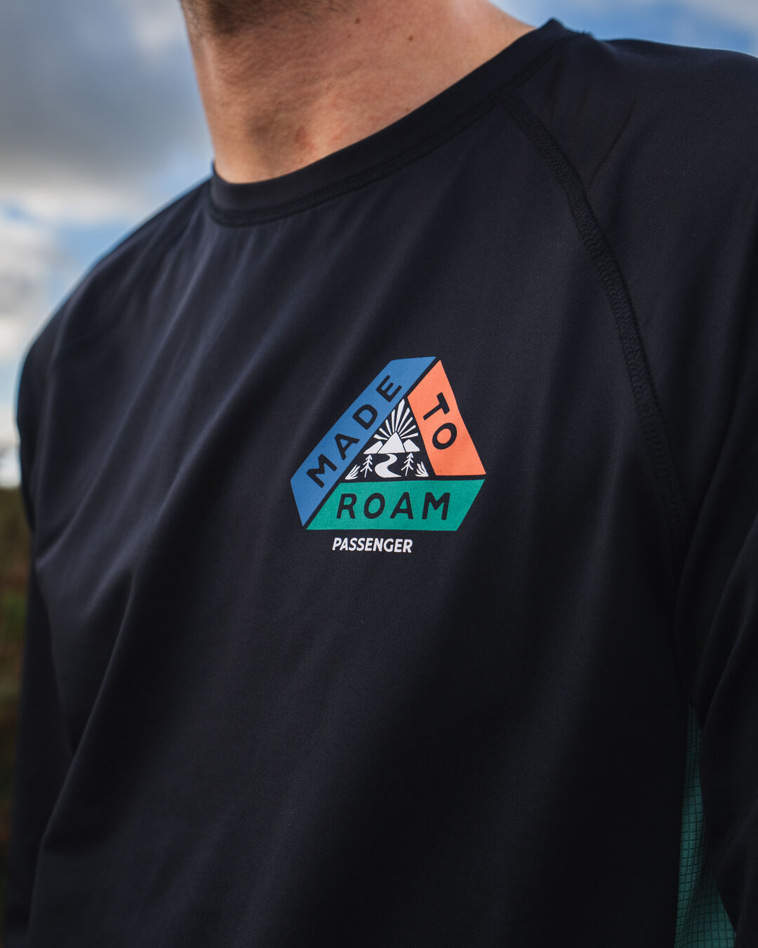 Range Recycled Active LS T-shirt - Black - Lifestyle