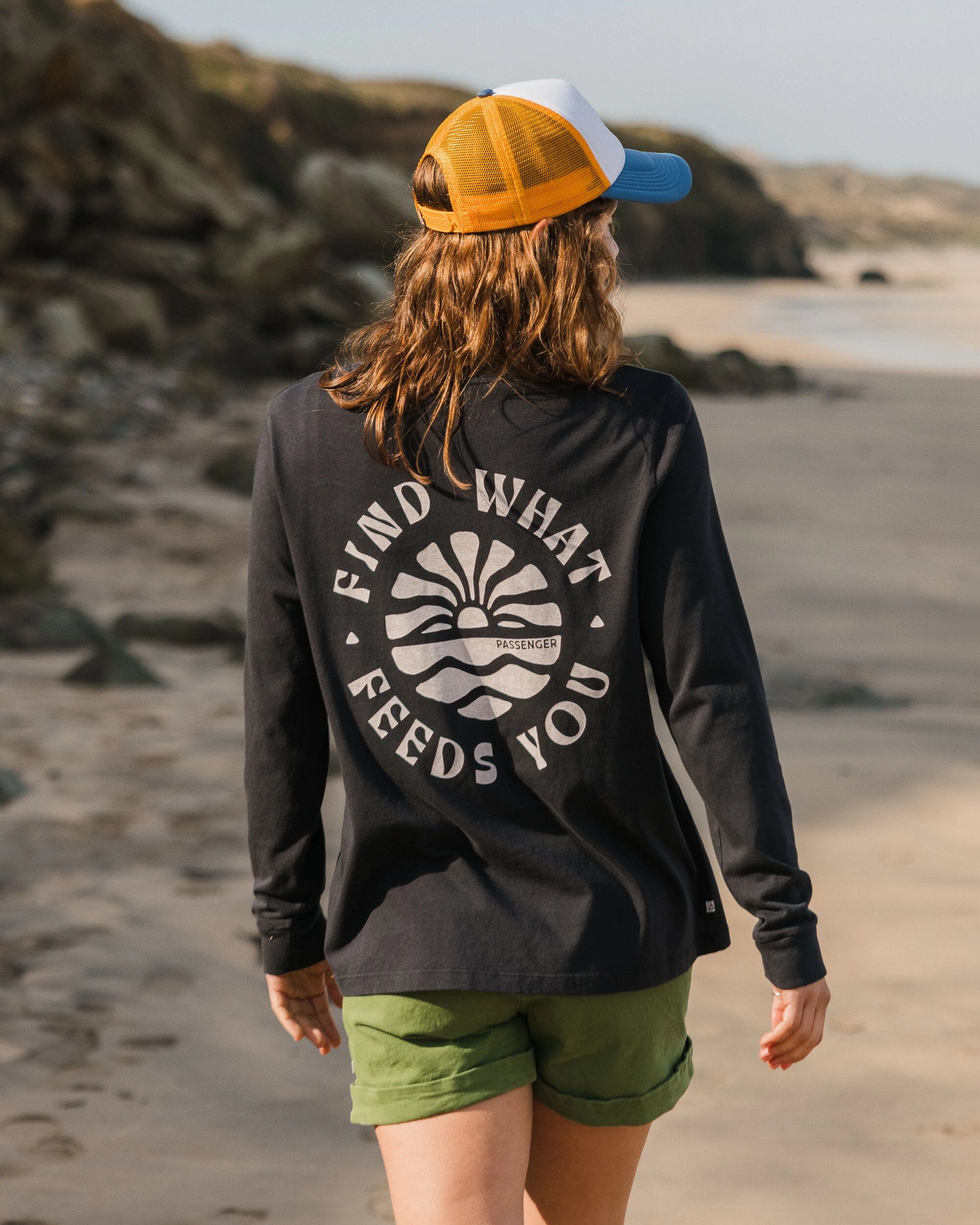 Discovery Recycled Cotton LS T-Shirt - Black - Lifestyle