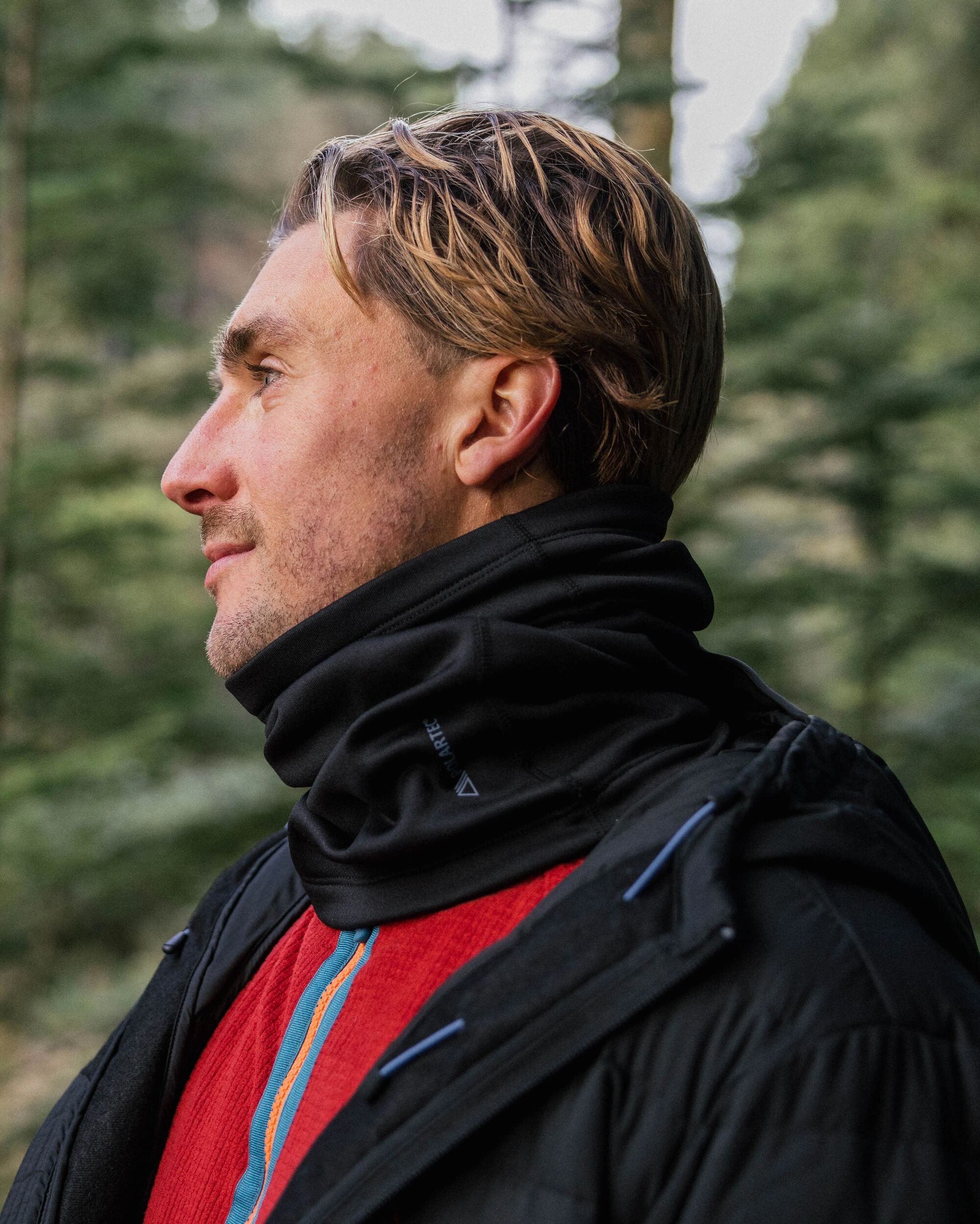 Wintergreen Recycled Polartec® Thermal Neck Gaiter - Black - Lifestyle - Male