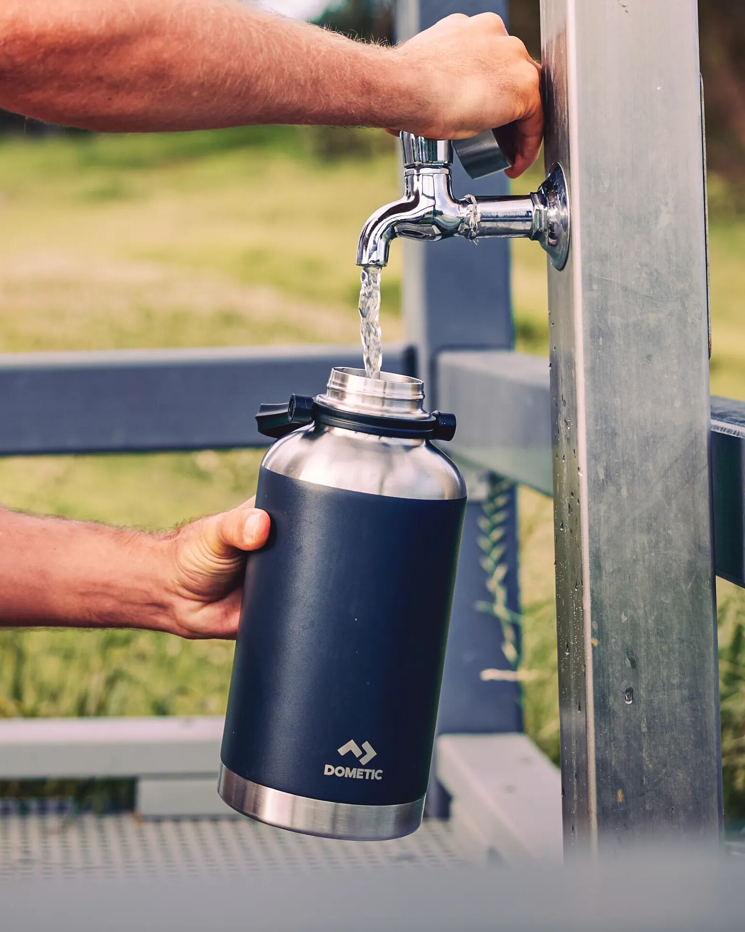 Dometic Thermo Bottle 192 - Glow - Lifestyle