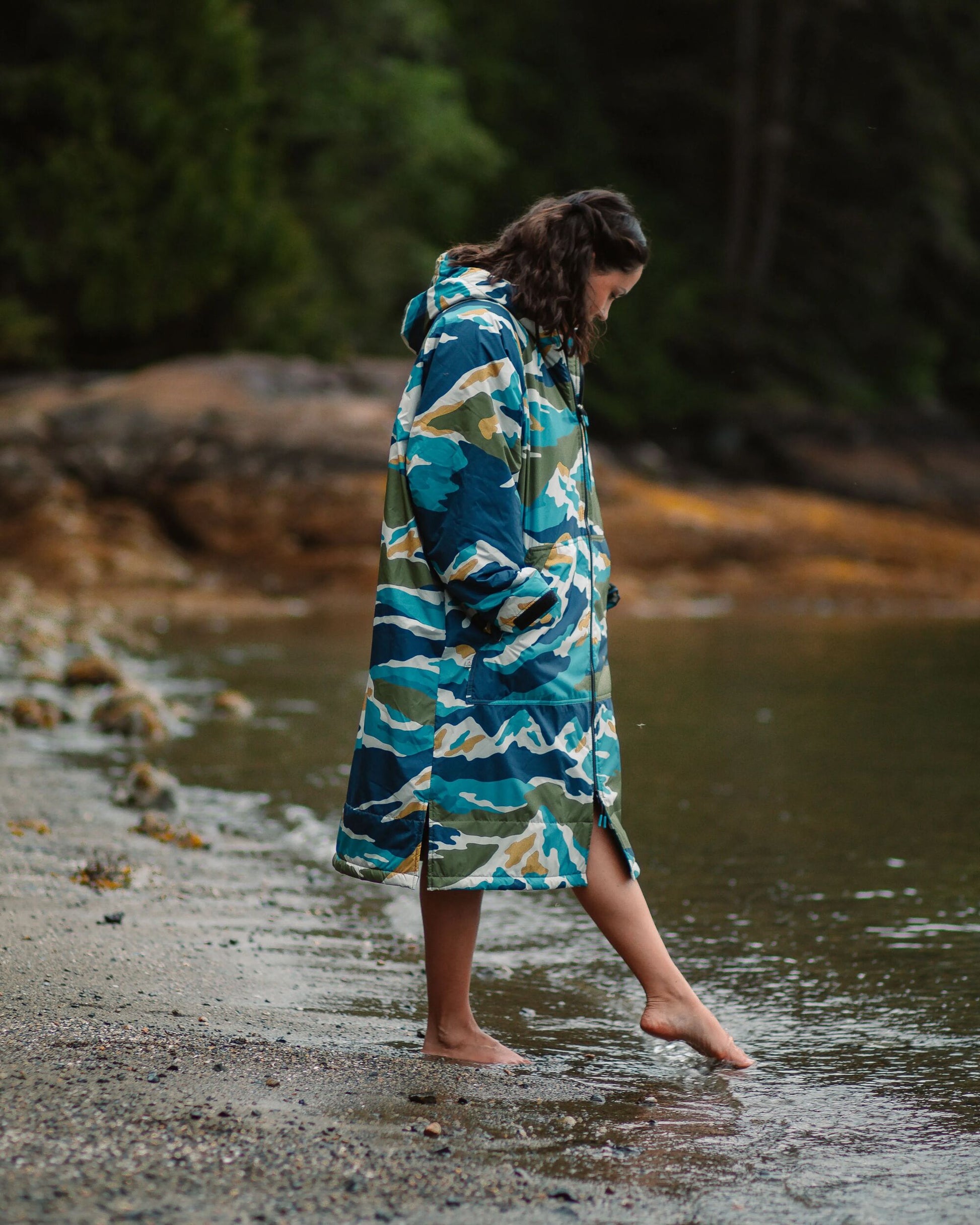 Waves Recycled Sherpa Lined Changing Robe - Mount Scenic Khaki - Lifestyle - Female