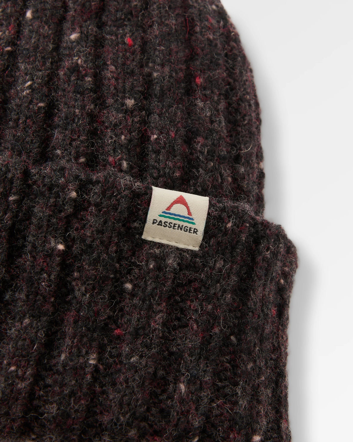 Fisherman Merino Wool Beanie - Black/Red - Flatlay
