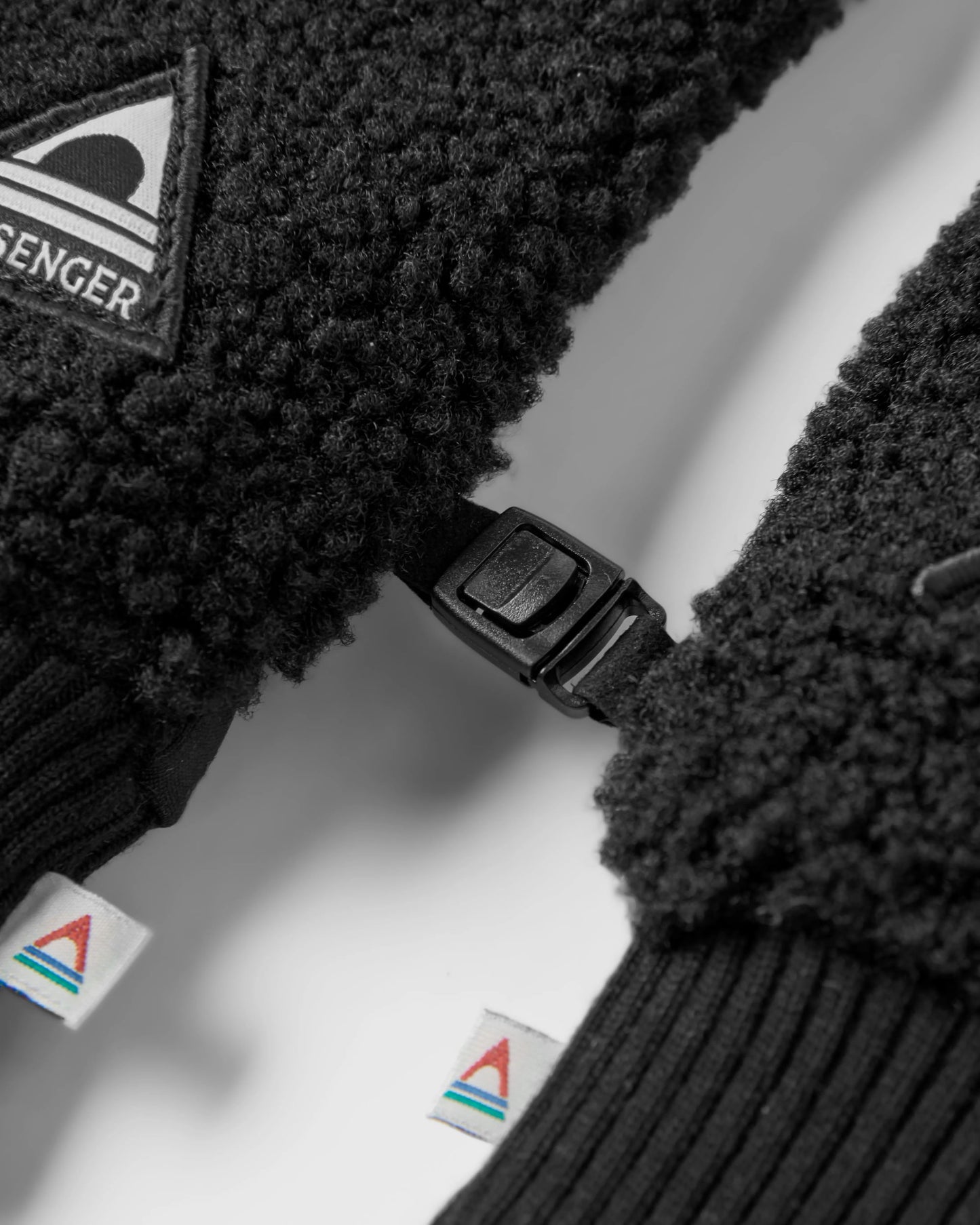 Snowfall 2.0 Recycled Sherpa Gloves - Black