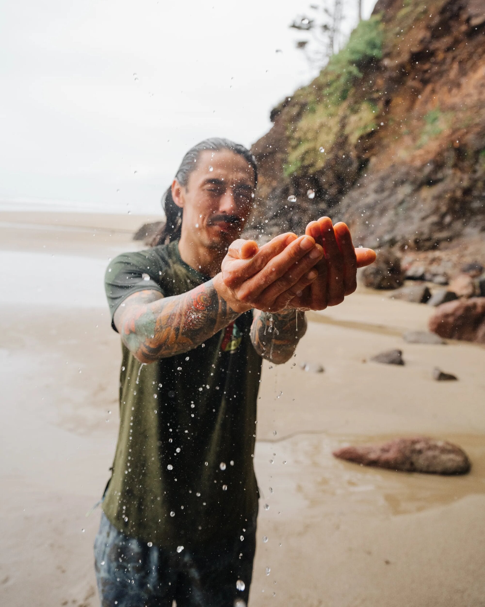 Dawn To Dusk Recycled Active T-shirt - Khaki - Lifestyle