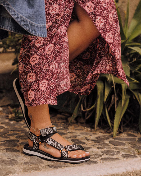Venice Sandal - Black/ White Pattern