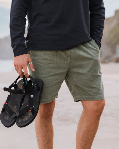 Drifter Cord Short - Pistachio - Lifestyle