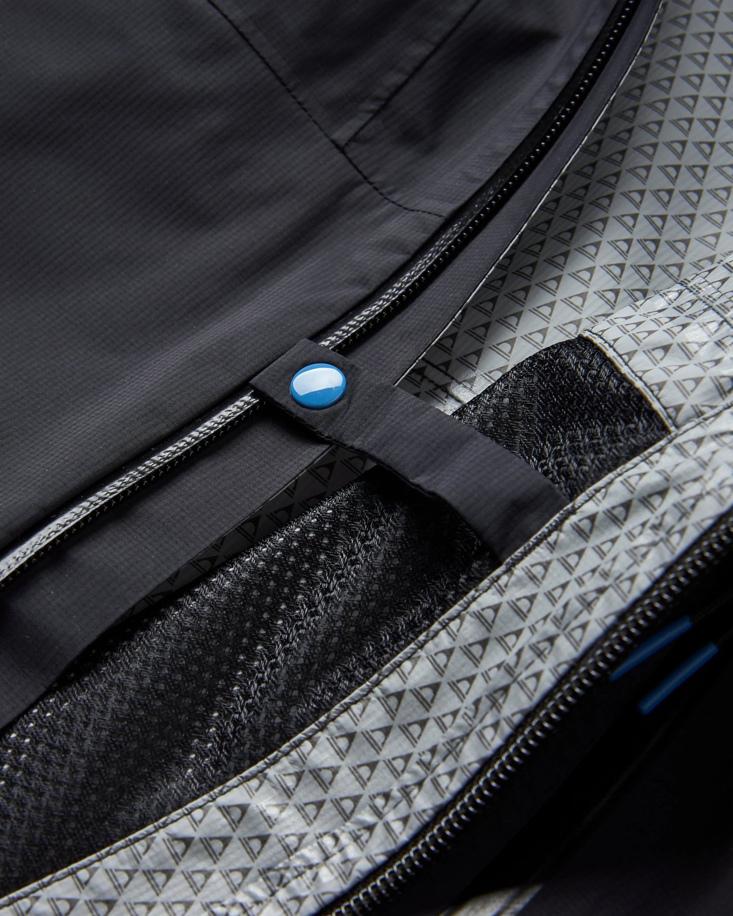 Trailscape Lite Women's Recycled Waterproof Jacket - Black - Flatlay