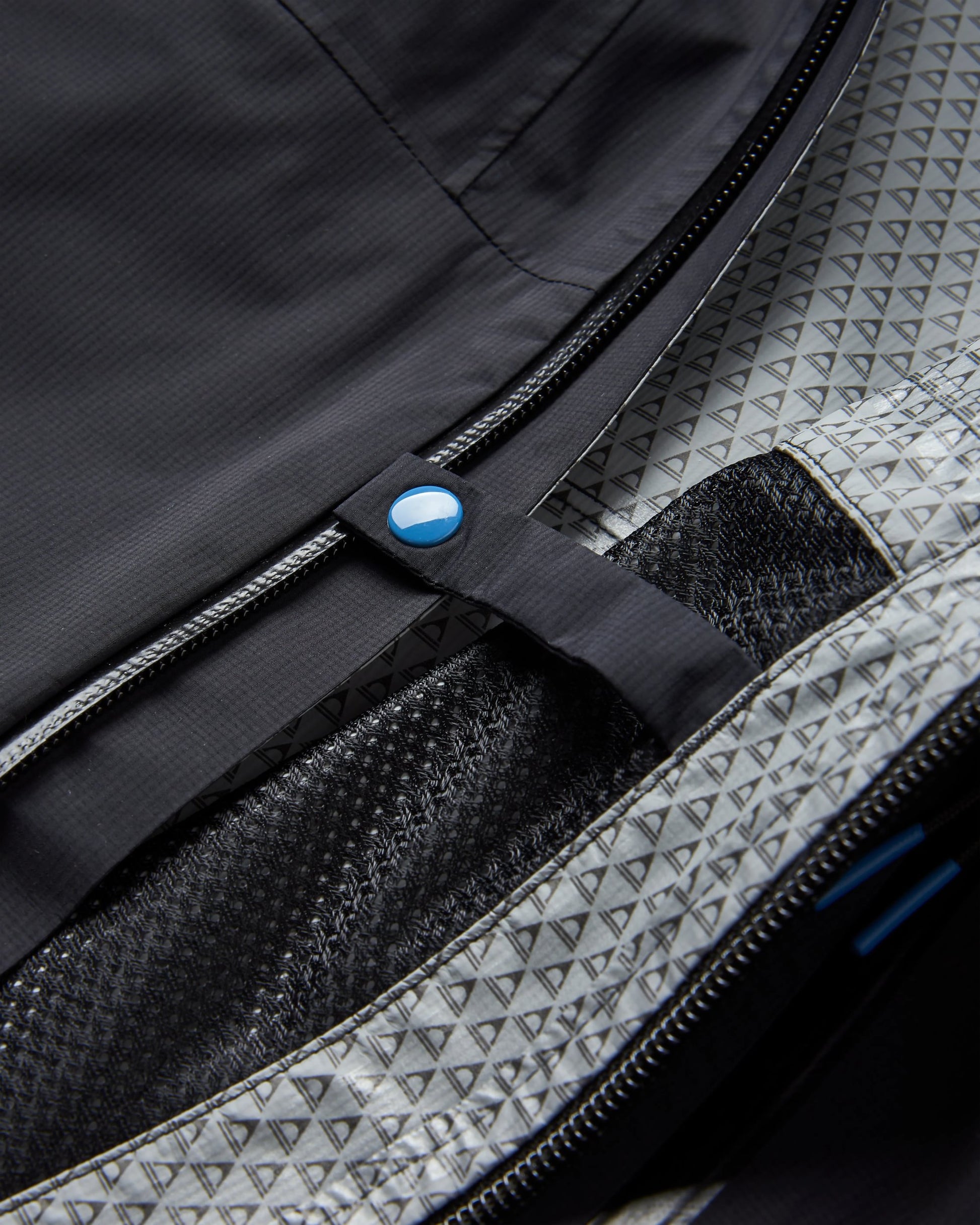 Trailscape Lite Women's Recycled Waterproof Jacket - Black - Flatlay