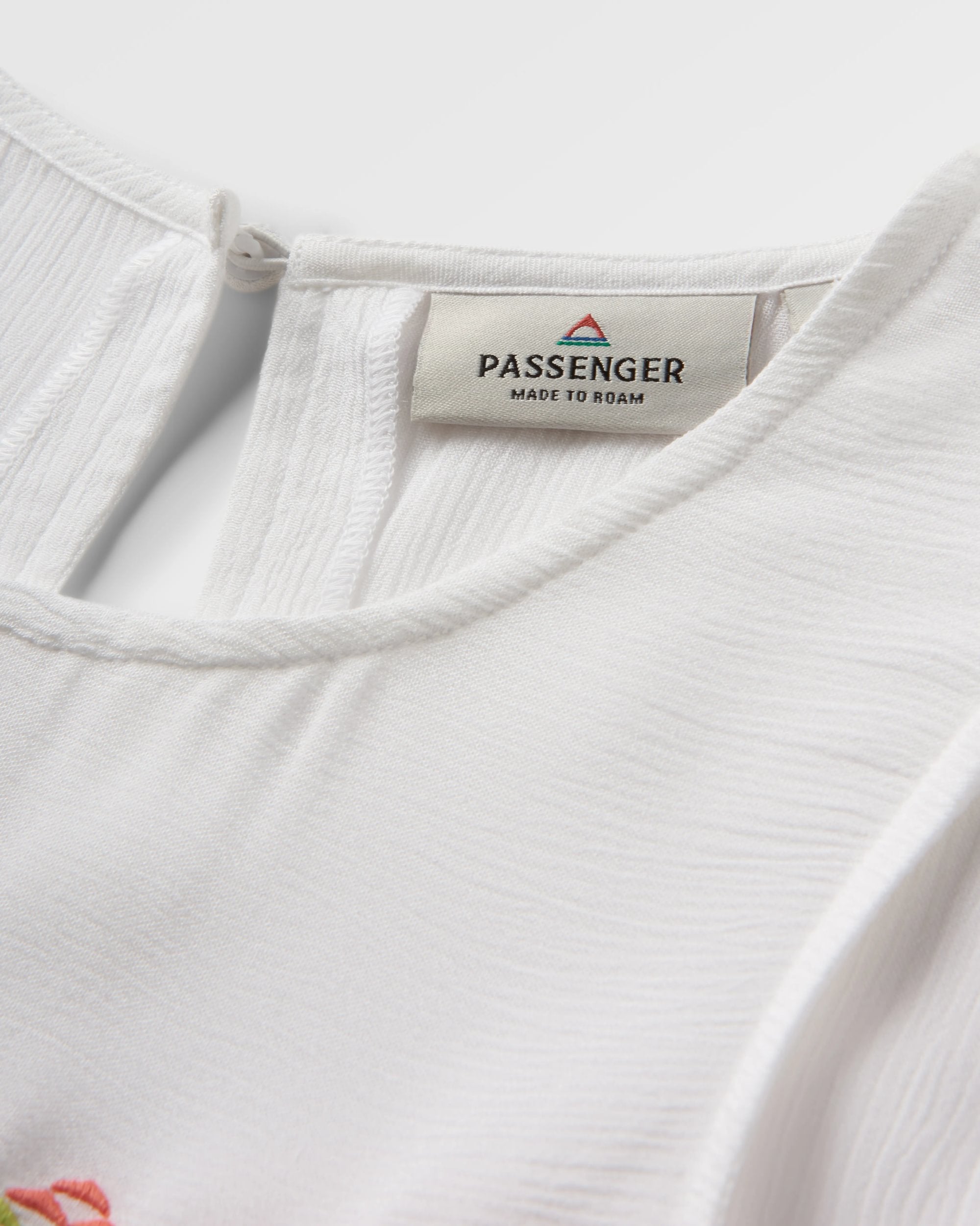 Petal Vest - White - Flatlay