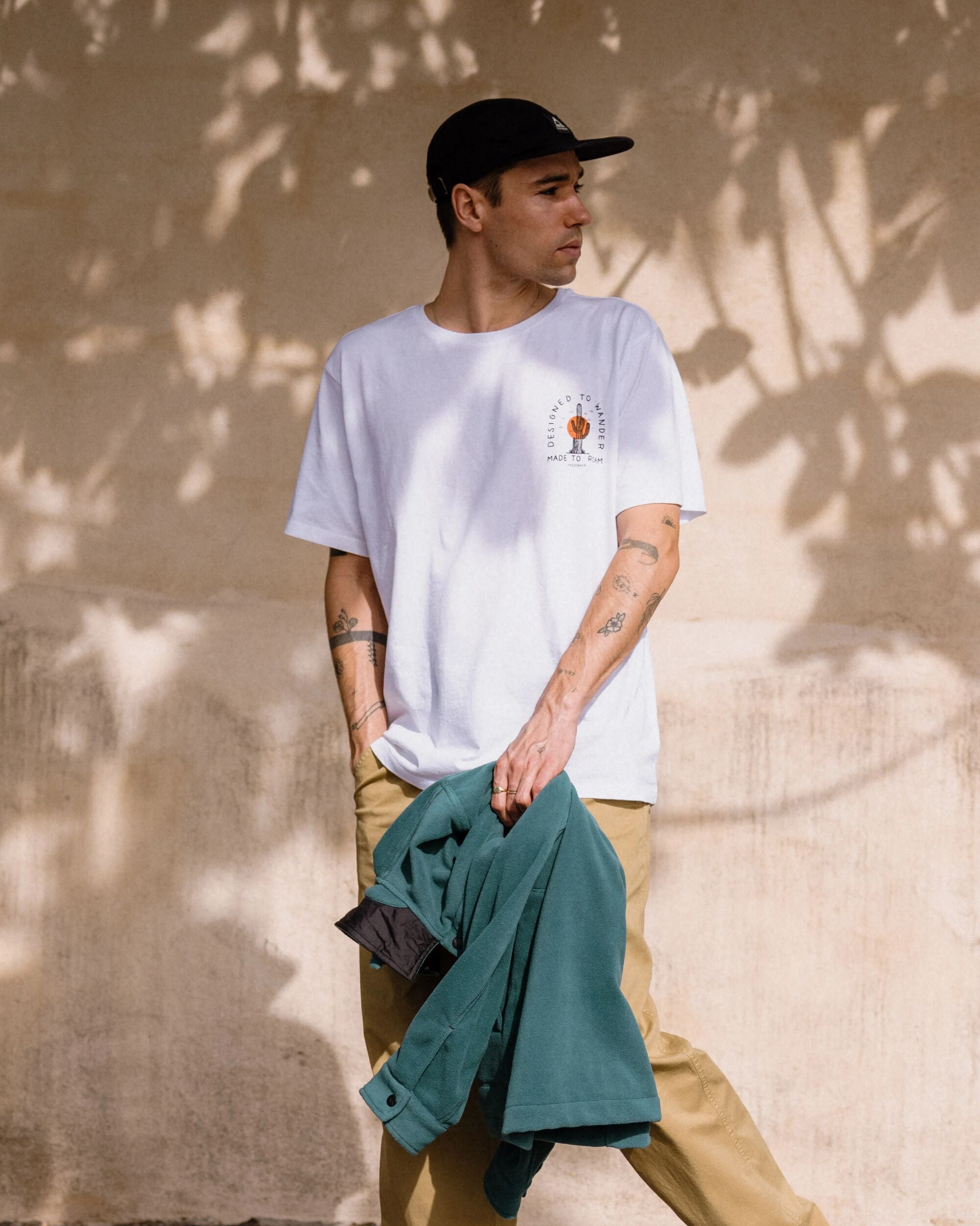 Explore T-shirt - White - Lifestyle