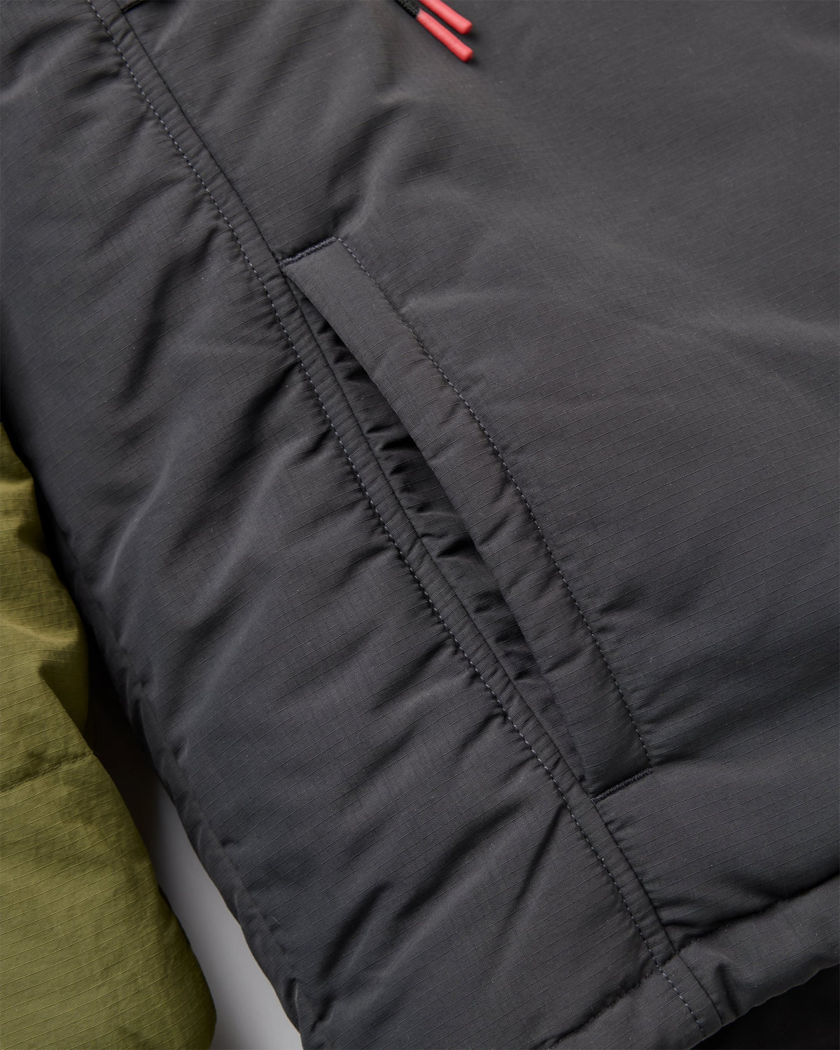 Oceanic Insulated Anorak - Faded Black/Khaki - Flatlay