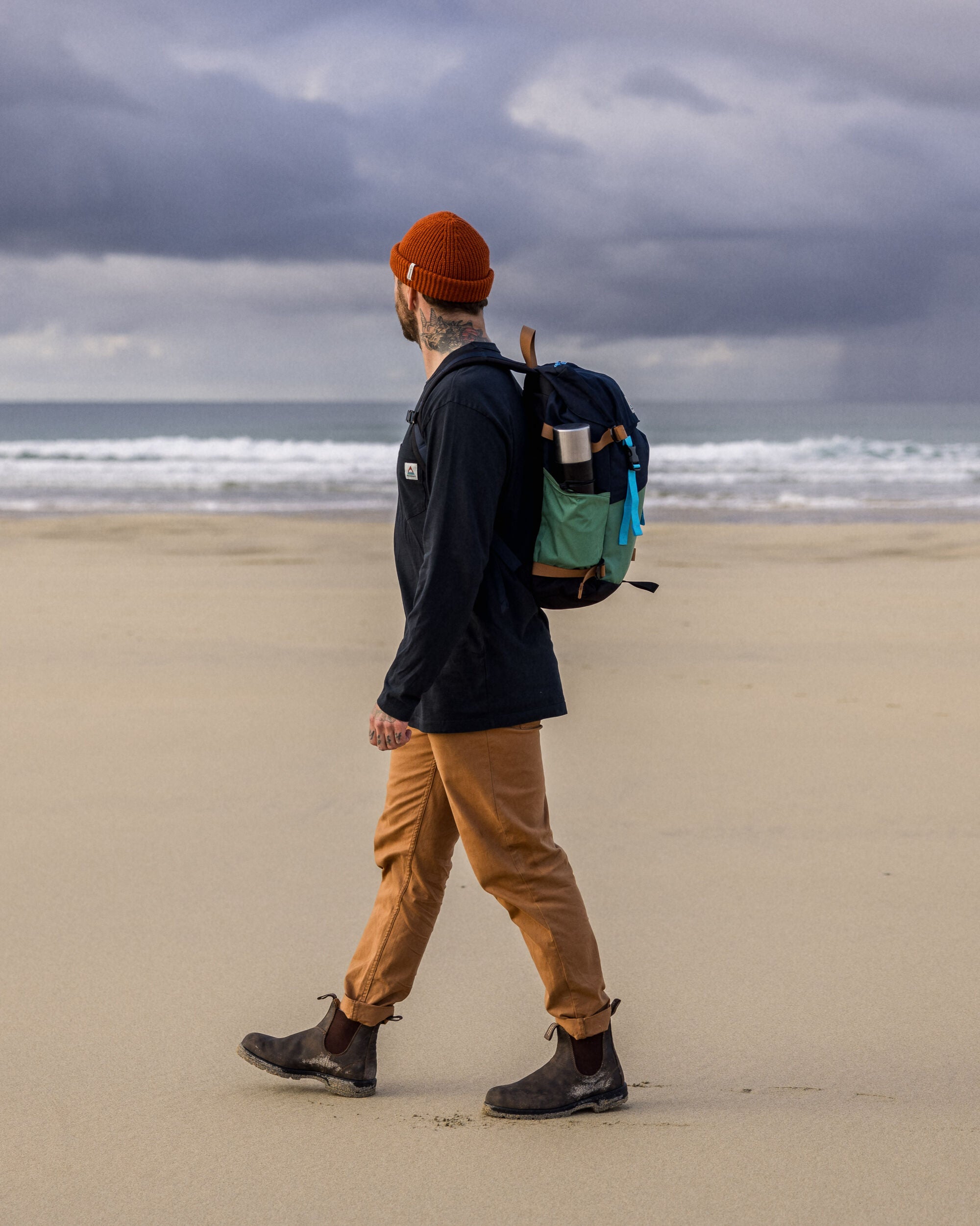 Heritage Recycled Relaxed Fit LS T-Shirt - Black - Lifestyle