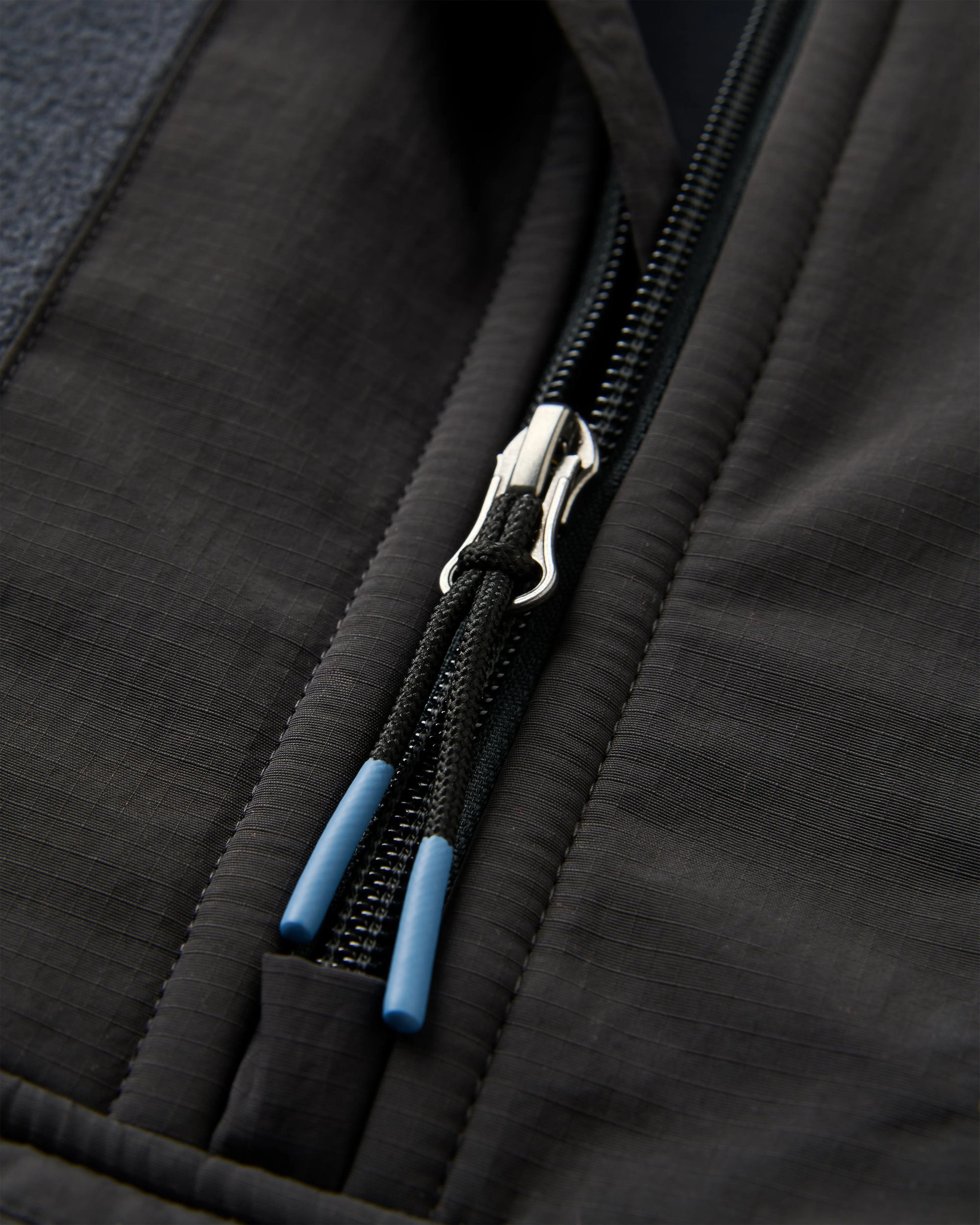 Woodland Hoodless 1/2 Zip Recycled Polartec® Fleece - Redwood/Charcoal - Flatlay