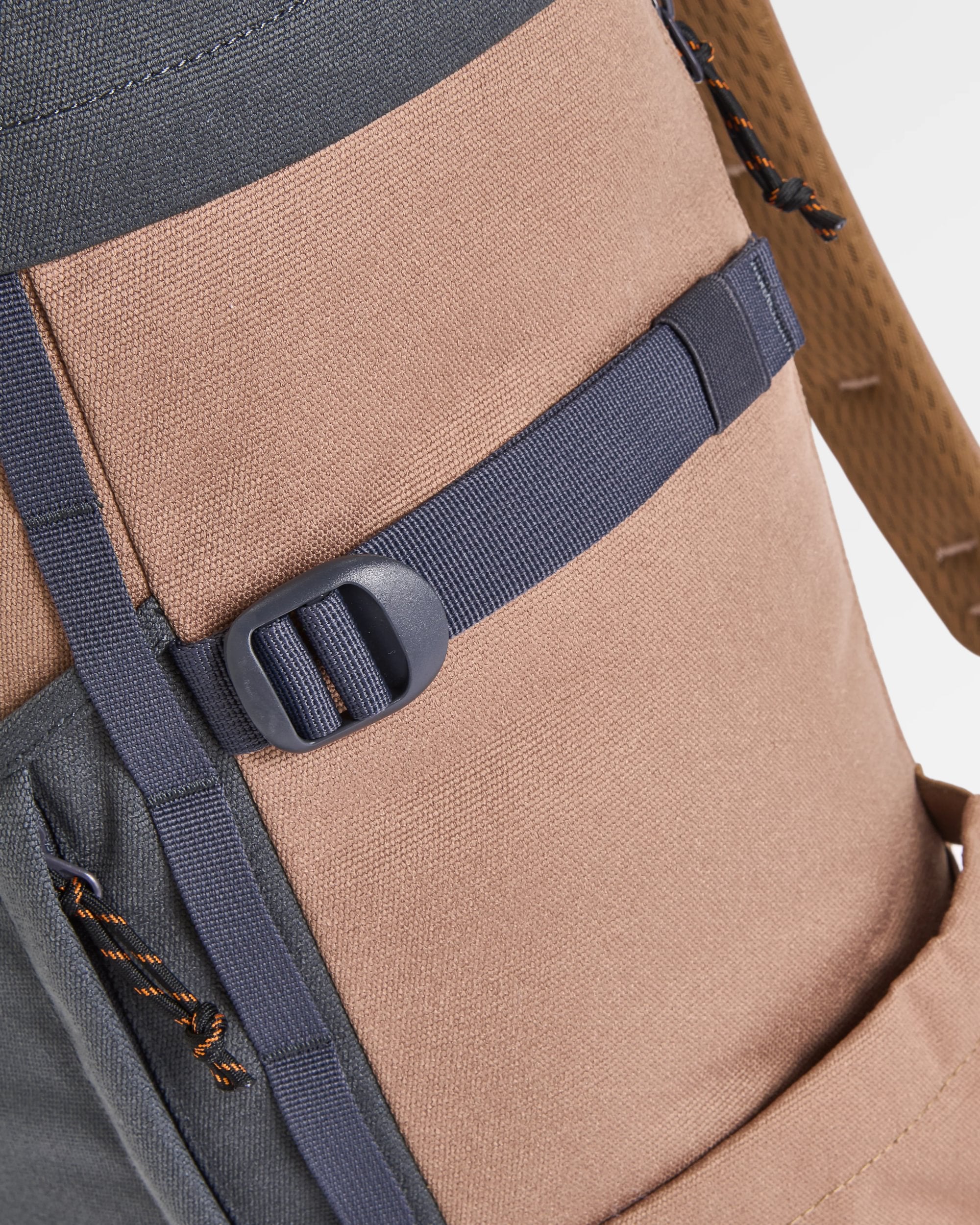 Vantage 30L Backpack - Charcoal/ Caramel - Flatlay