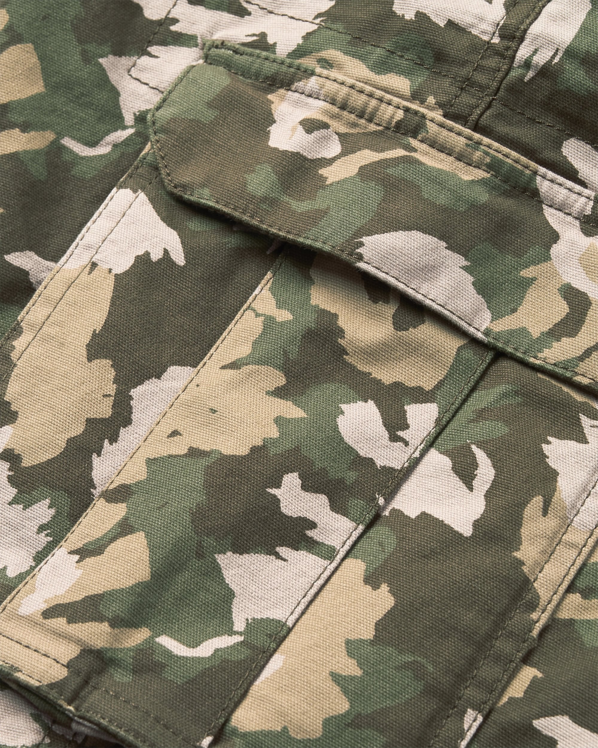 Lakeside Cargo Short - Woodland Camo Khaki - Flatlay