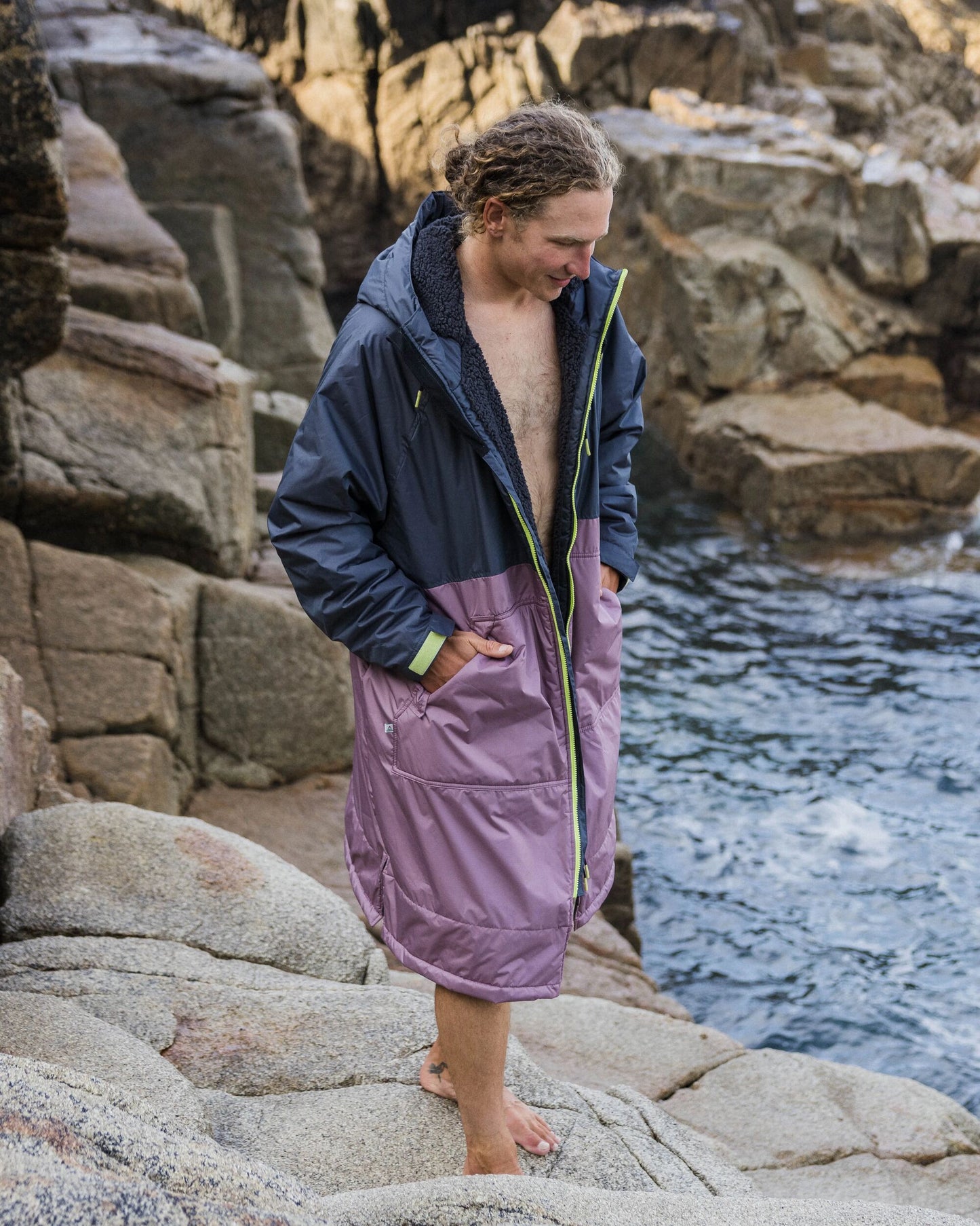 Male_Waves Recycled Sherpa Lined Changing Robe - Grape / Charcoal