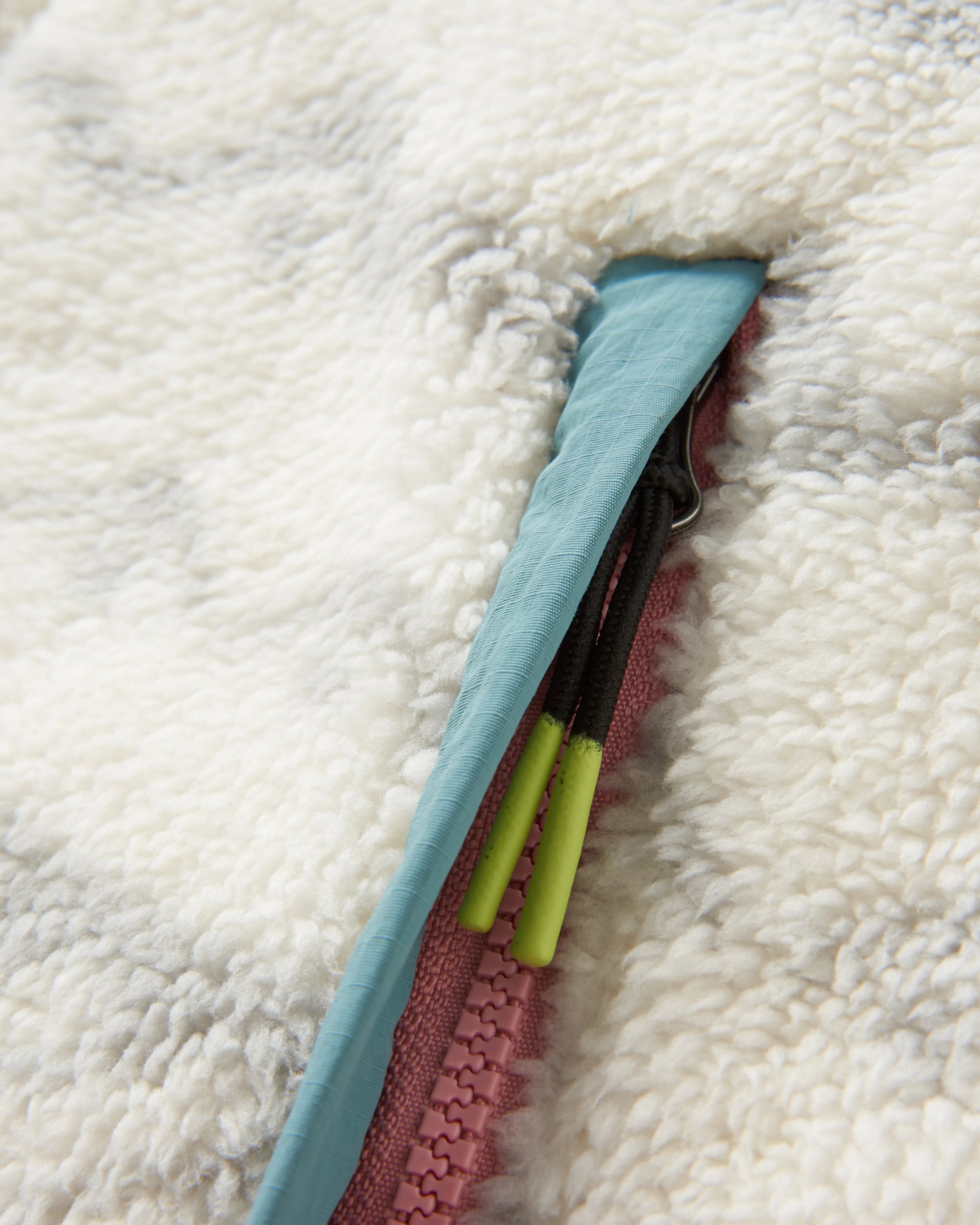 Beaumont Recycled Sherpa Hooded Fleece - Mountain Geo Vintage White - Flatlay