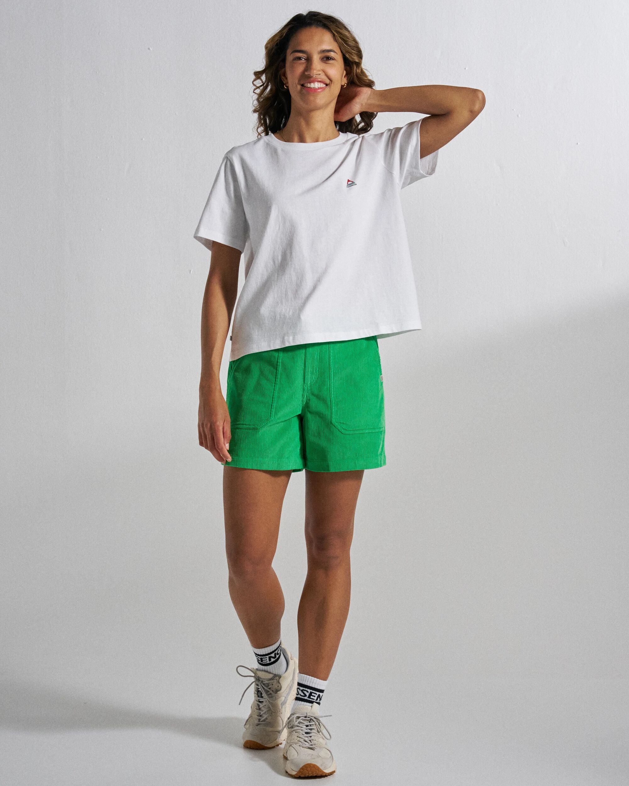 Avian Organic Cord Short - True Green - Studio Model
