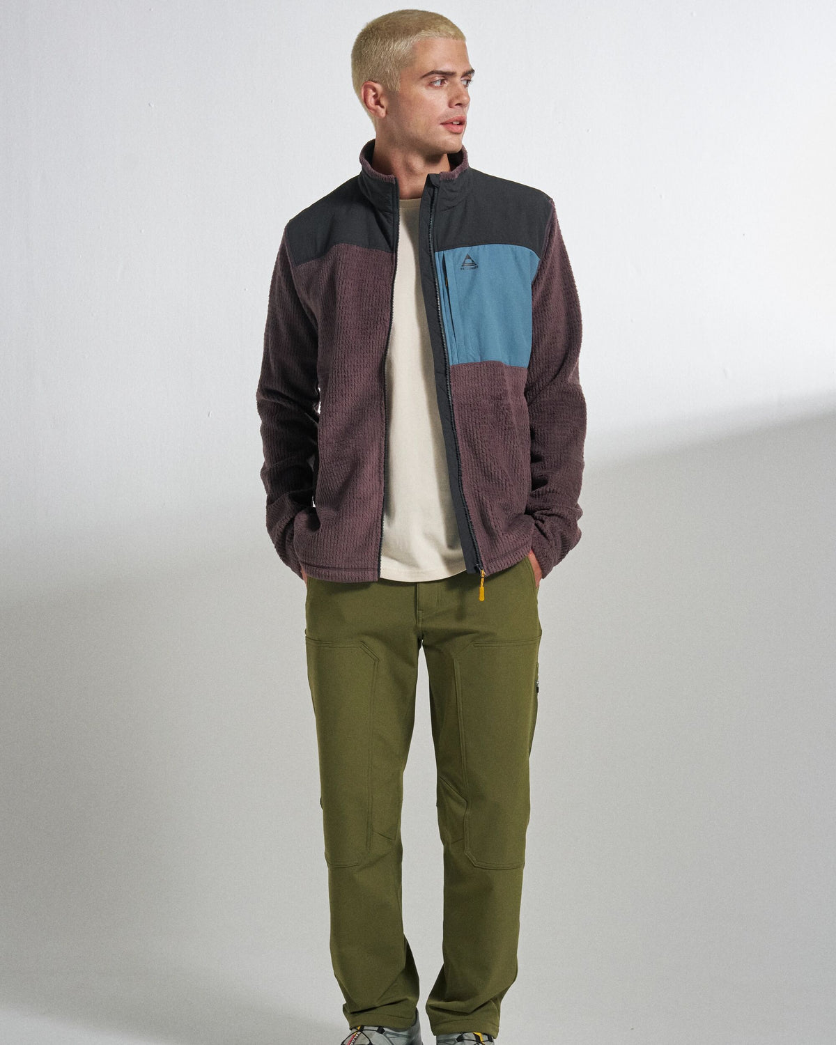 Venturescape Men's Fleece - Brambleberry - Studio Model