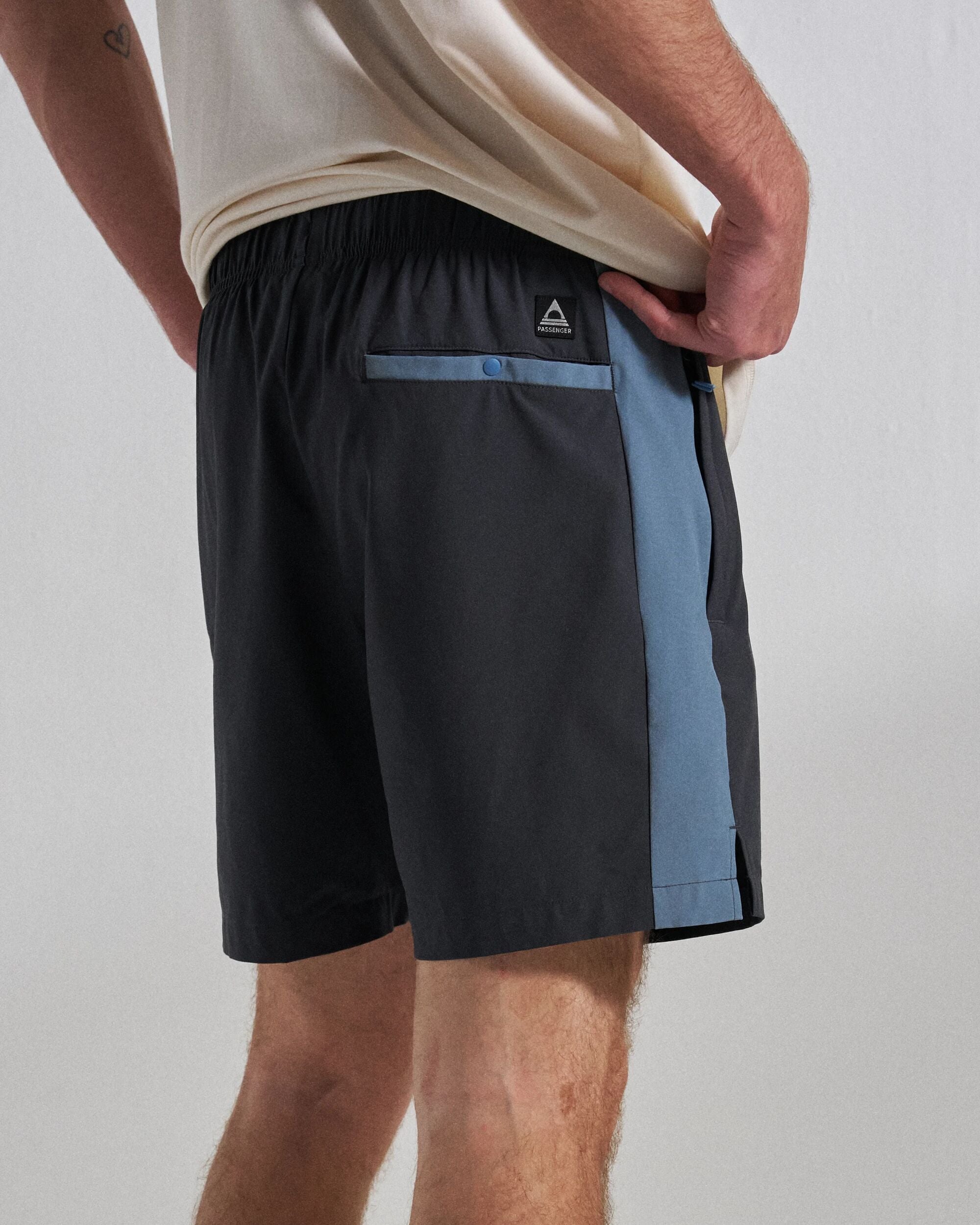 Swift Trail Short 7" - Faded Black - Studio Model