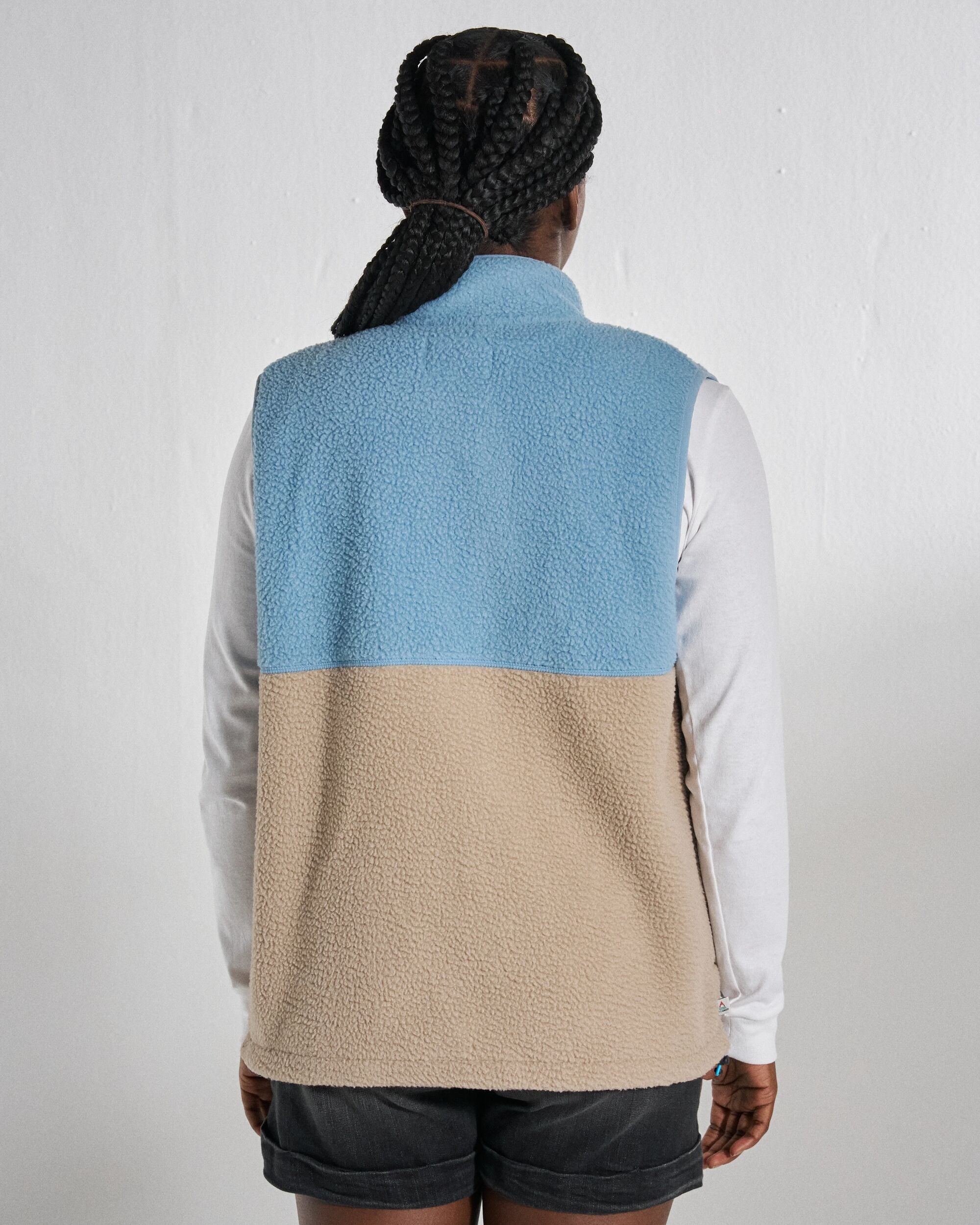 Fairbanks Sherpa Gilet - Faded Denim/Simply Taupe - Studio Model